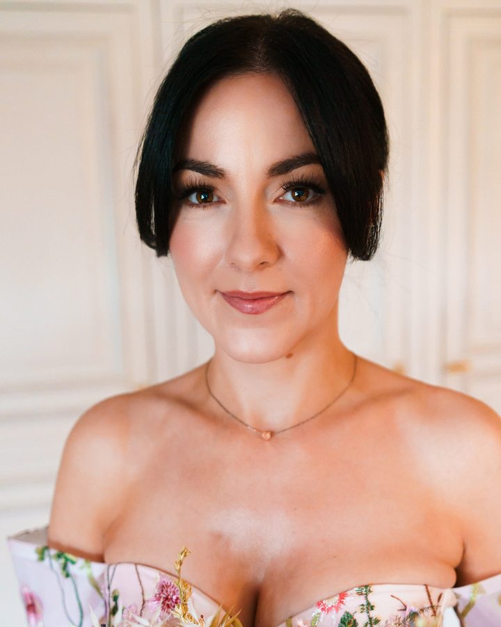 A bride with bridal glow makeup, by By.EmWebster