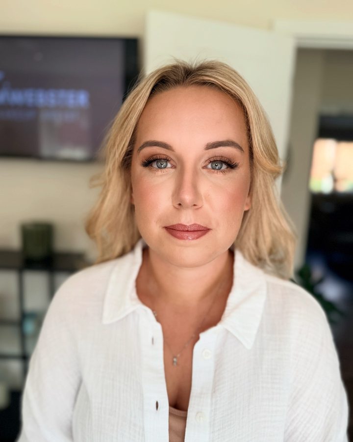 Natural glow makeup on a blonde client, by By.EmWebster